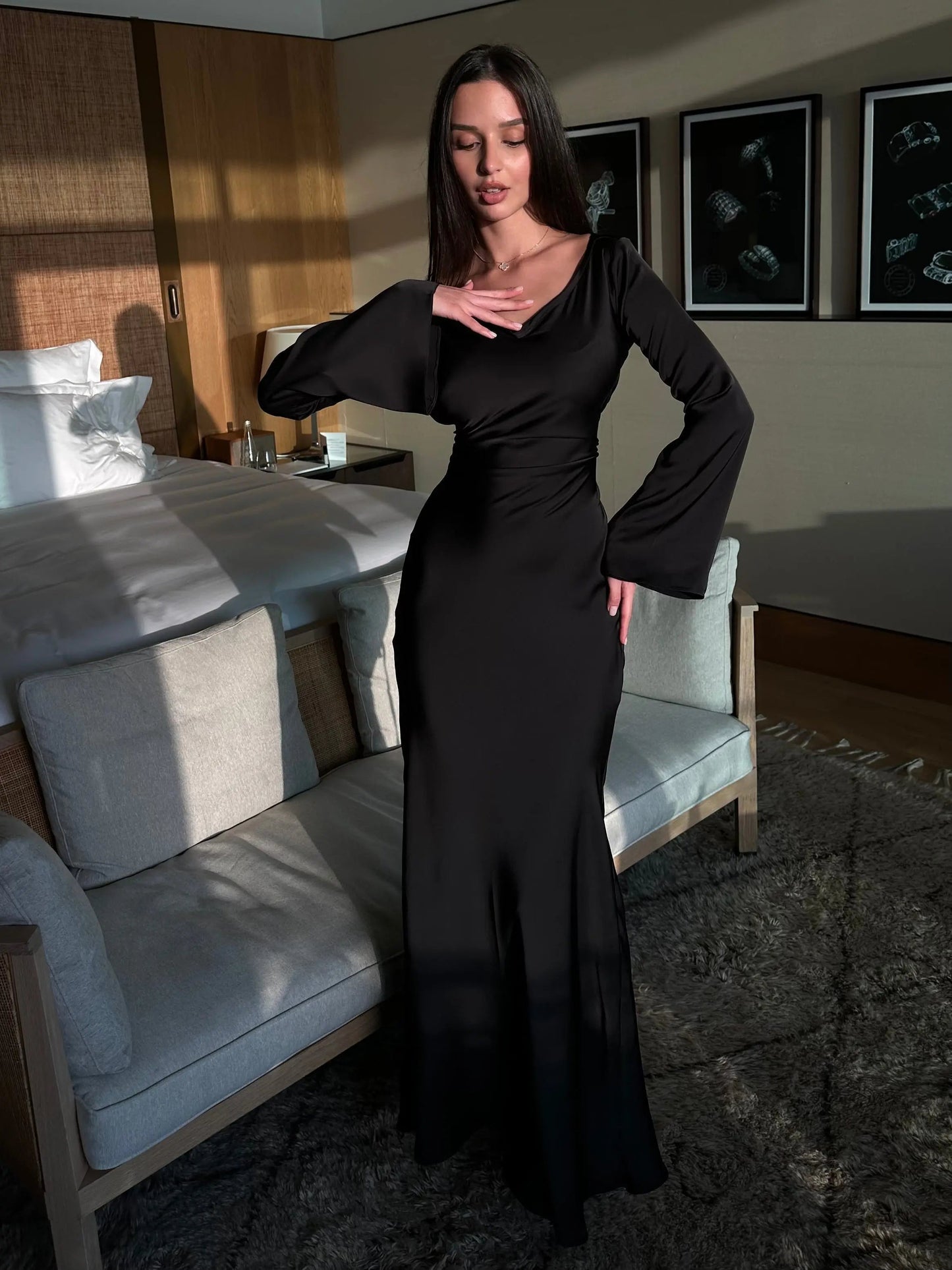 Maxi Jurk Dames - Lange Uitlopende Mouwen met Scoop Hals | Elegant