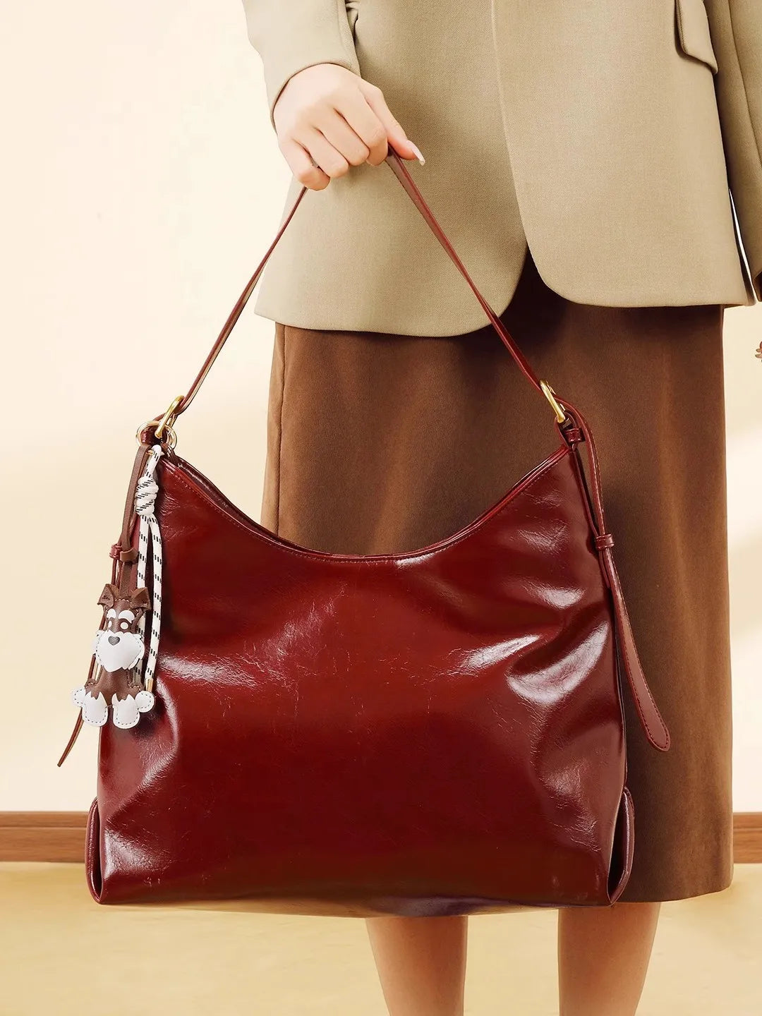 Tas Dames - Glanzende Schoudertas met Parel Sleutelhanger | Chique