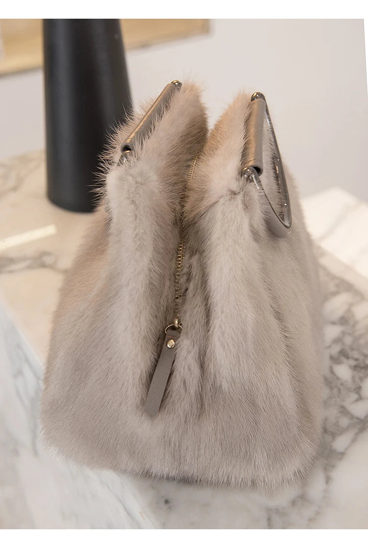 Tas Dames - Zachte Pluche Handtas met Metalen Hengsel | Luxe