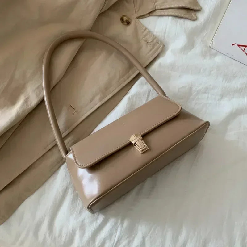 Tas Dames - Stijlvolle Baguette Tas met Gouden Sluiting | Klassiek