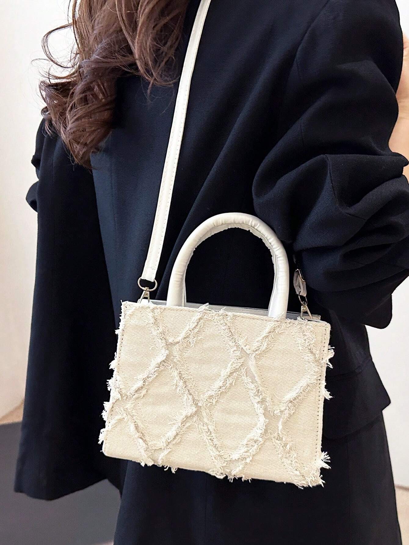 Tas Dames - Gestructureerde Tote met Franje Patroon en Schouderband | Chique