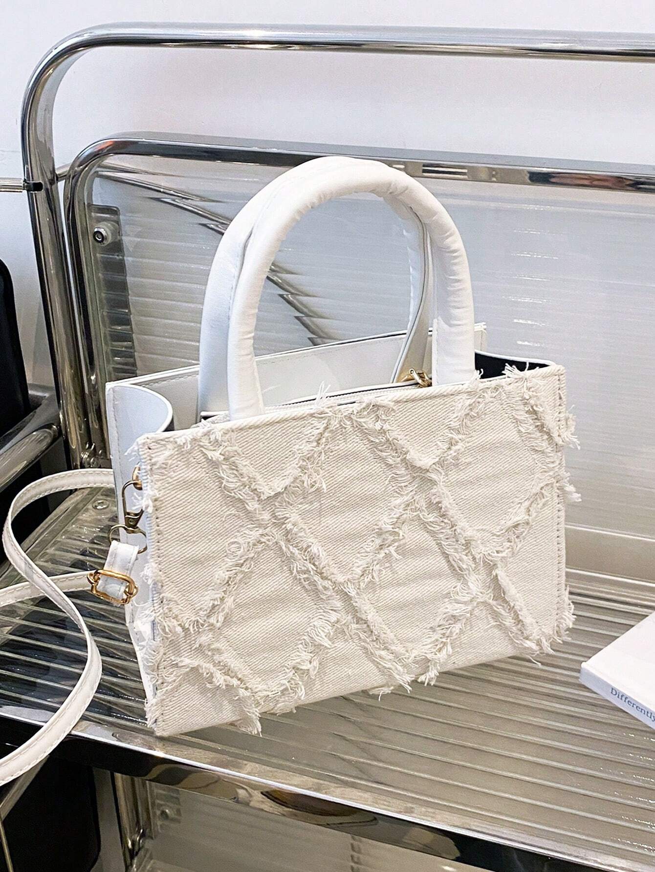 Tas Dames - Gestructureerde Tote met Franje Patroon en Schouderband | Chique
