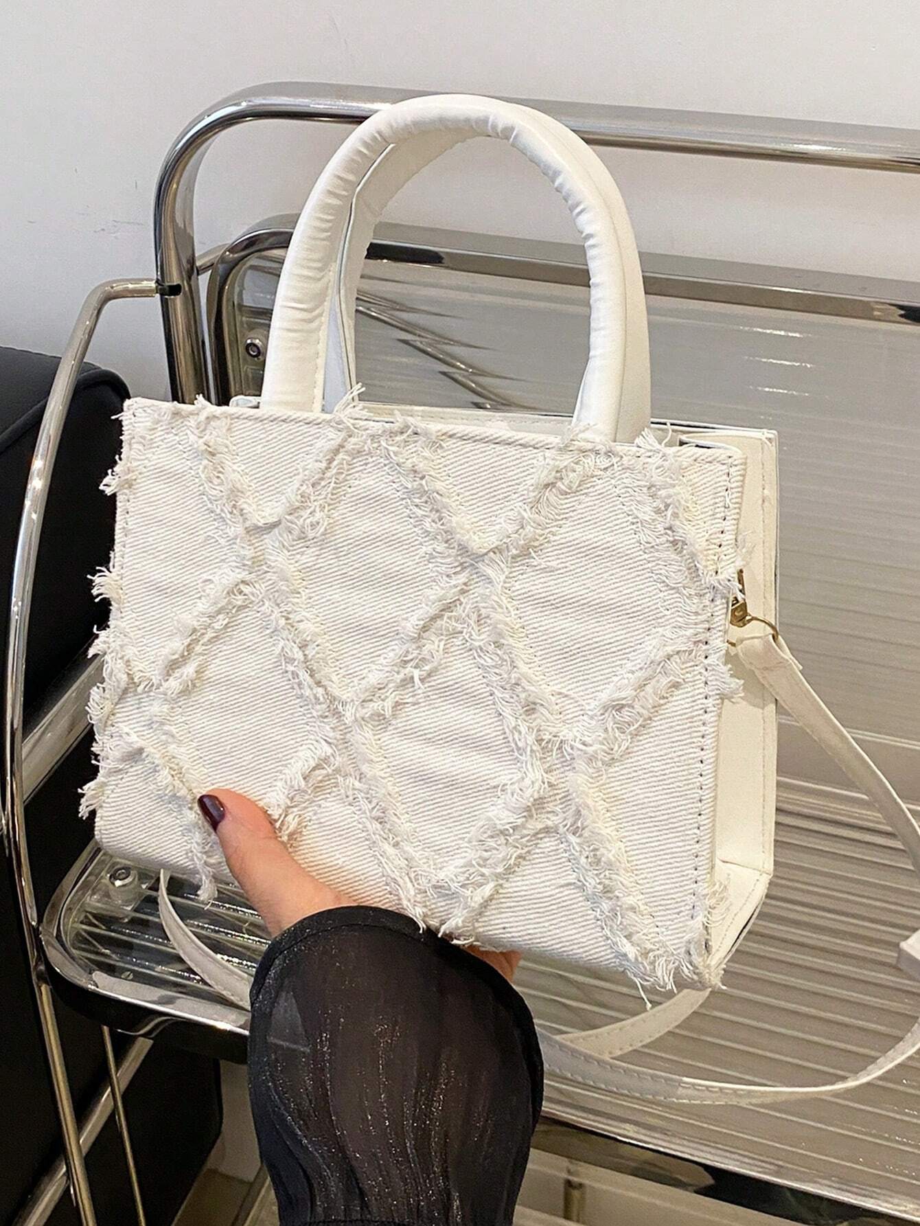 Tas Dames - Gestructureerde Tote met Franje Patroon en Schouderband | Chique