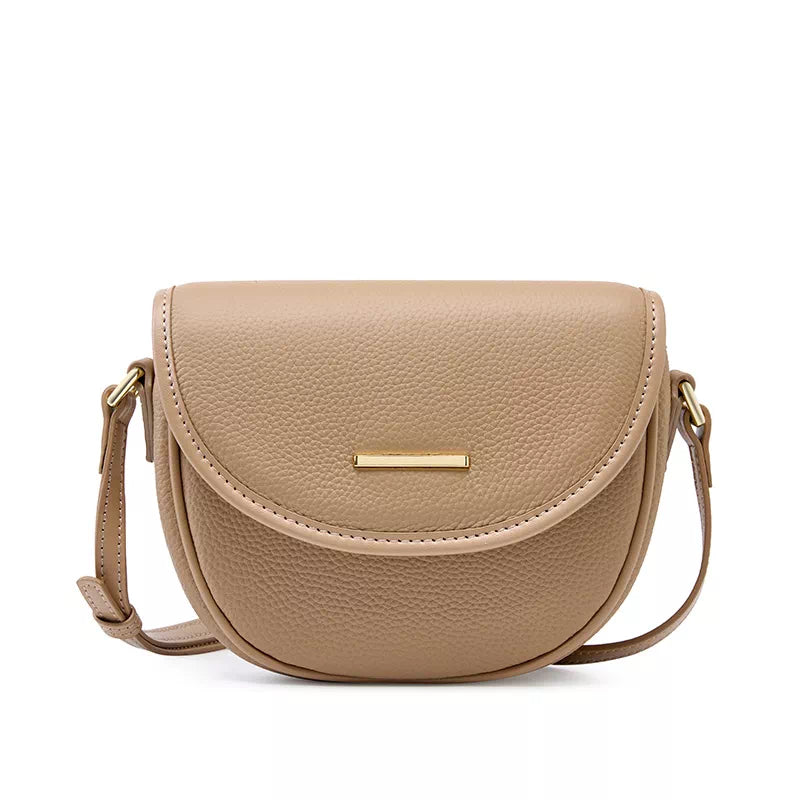 Tas Dames - Compacte Halfmaan Crossbody met Flap en Gouden Plaatje | Chic