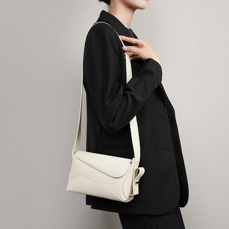 Tas Dames - Sculpturale Mini Flap met Zilver Slot en Lange Band | Chic