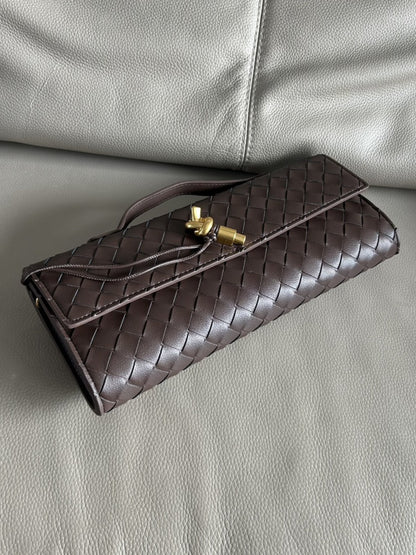 Tas Dames - Langwerpig Gevlochten Model met Klepslot en Schouderriem