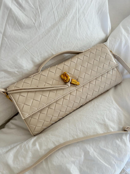 Tas Dames - Langwerpig Gevlochten Model met Klepslot en Schouderriem