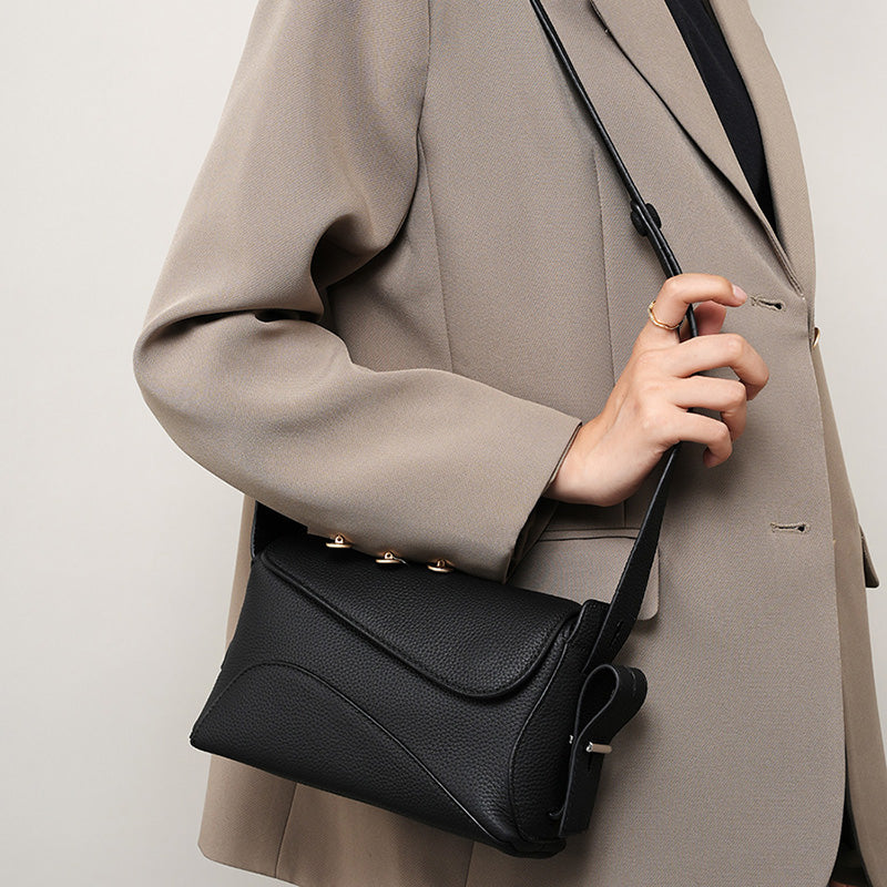 Tas Dames - Sculpturale Mini Flap met Zilver Slot en Lange Band | Chic