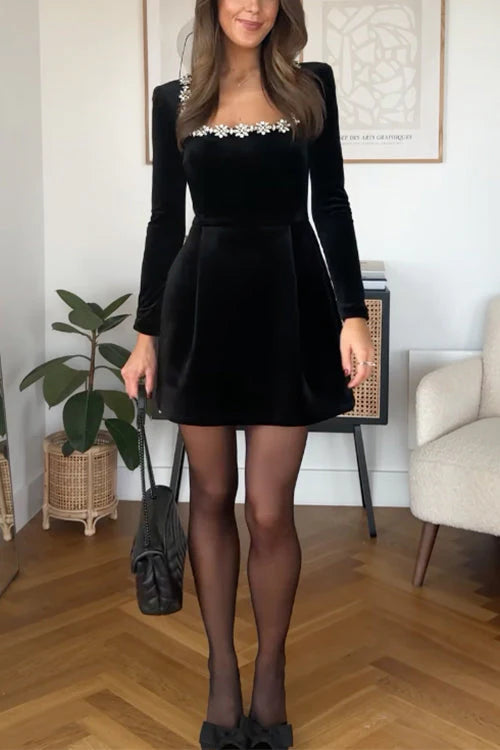 Anouk - Feestelijke Mini Jurk Dames met Vierkante Hals en Kristalversiering