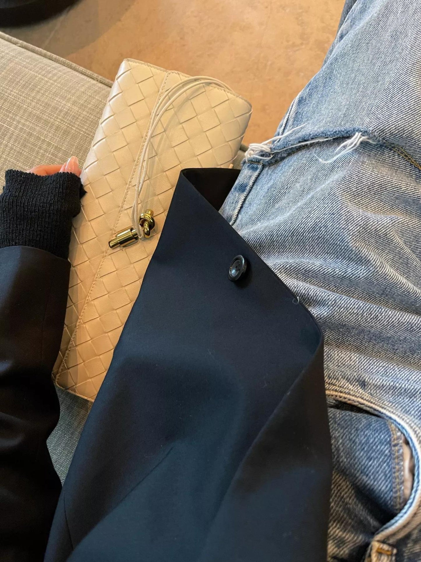Tas Dames - Langwerpig Gevlochten Model met Klepslot en Schouderriem