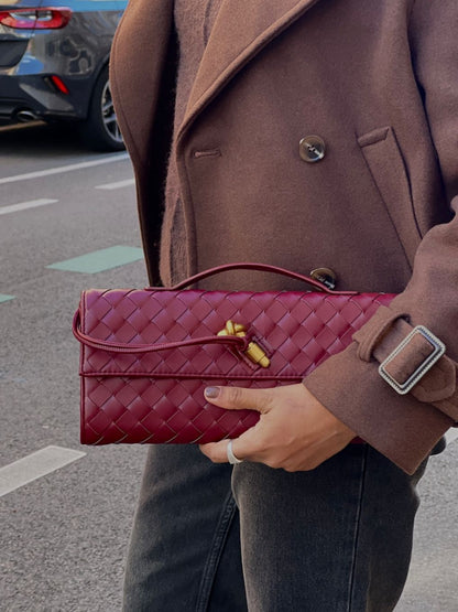 Tas Dames - Langwerpig Gevlochten Model met Klepslot en Schouderriem