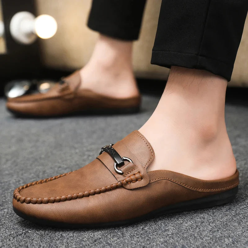 Finn - Casual Comfortabele Mules Heren met Gespdetail en Ondersteunende Zool