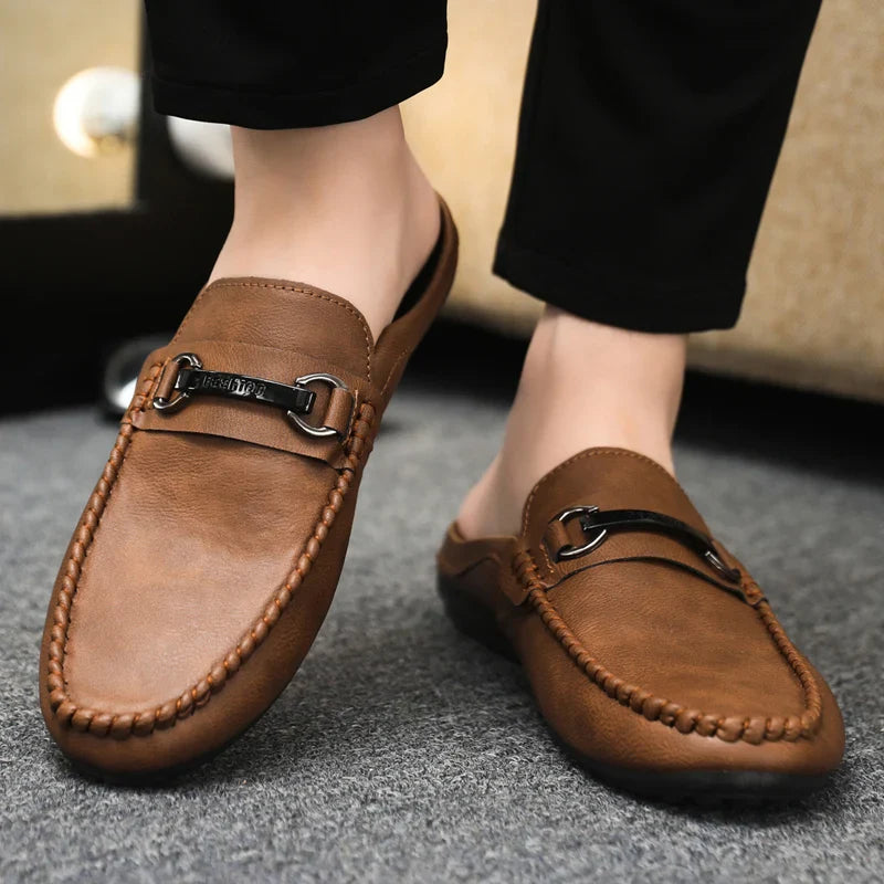 Finn - Casual Comfortabele Mules Heren met Gespdetail en Ondersteunende Zool