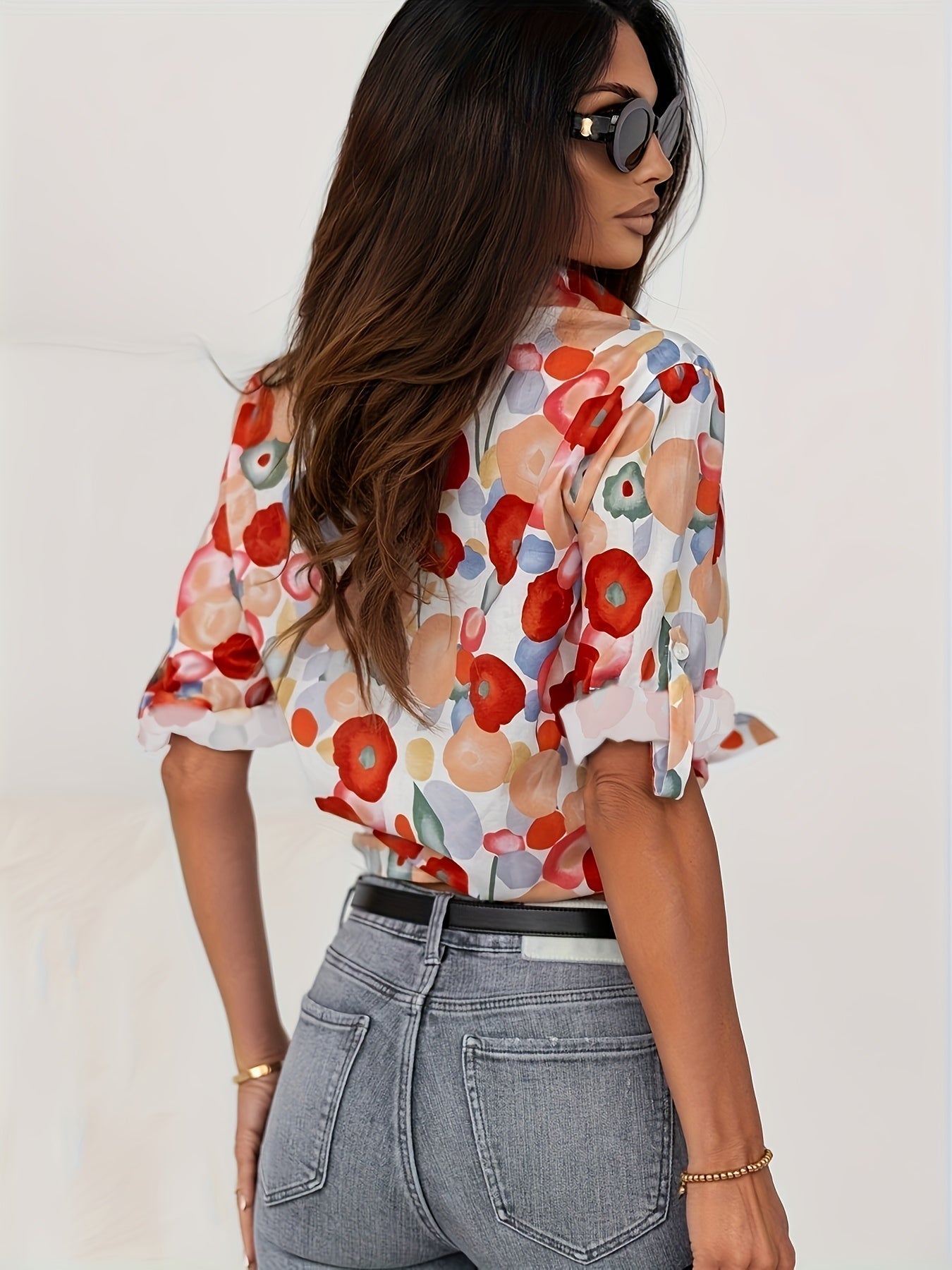 Floor - Vrolijke Linnen Damesblouse met Grote Bloemenprint en Klassieke Kraag