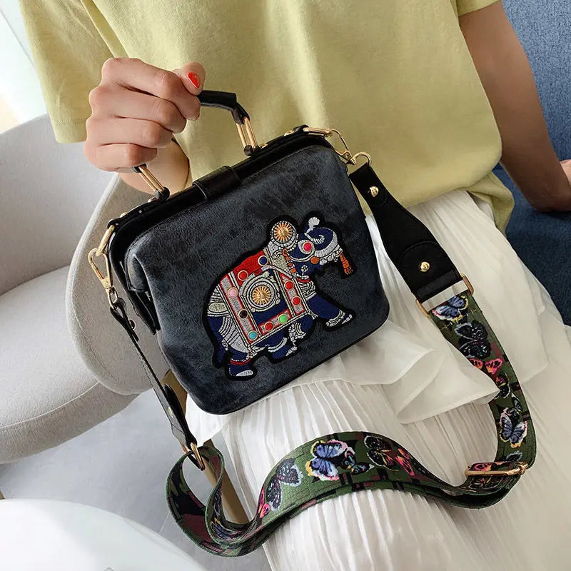 Tas Dames - Crossbody met Geborduurde Olifant en Brede Riem | Boho