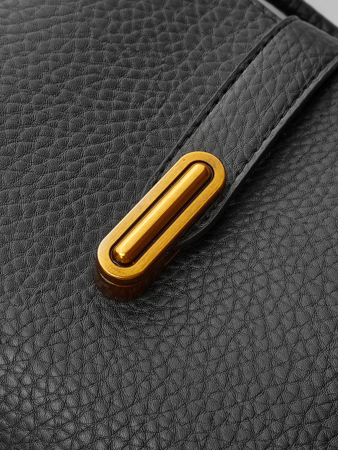 Tas Dames - Ruime Tote met Goudkleurig Slotdetail en Tophandvat | Chic