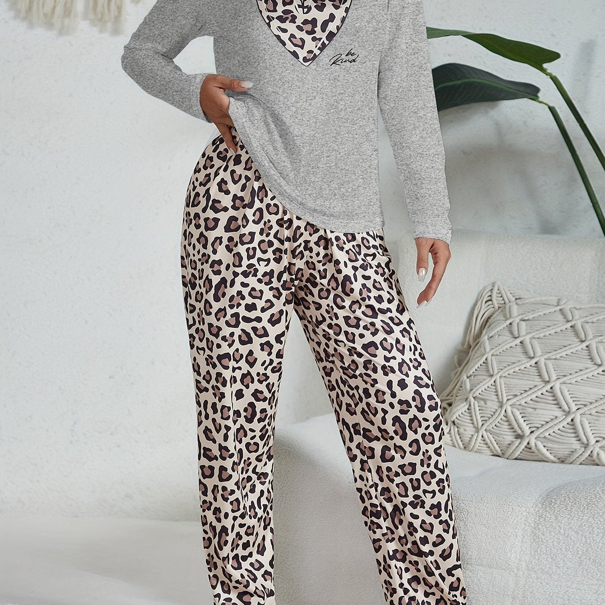 Iris - Dames Pyjama Set Comfortabel met Luipaardprint en Lange Mouwen