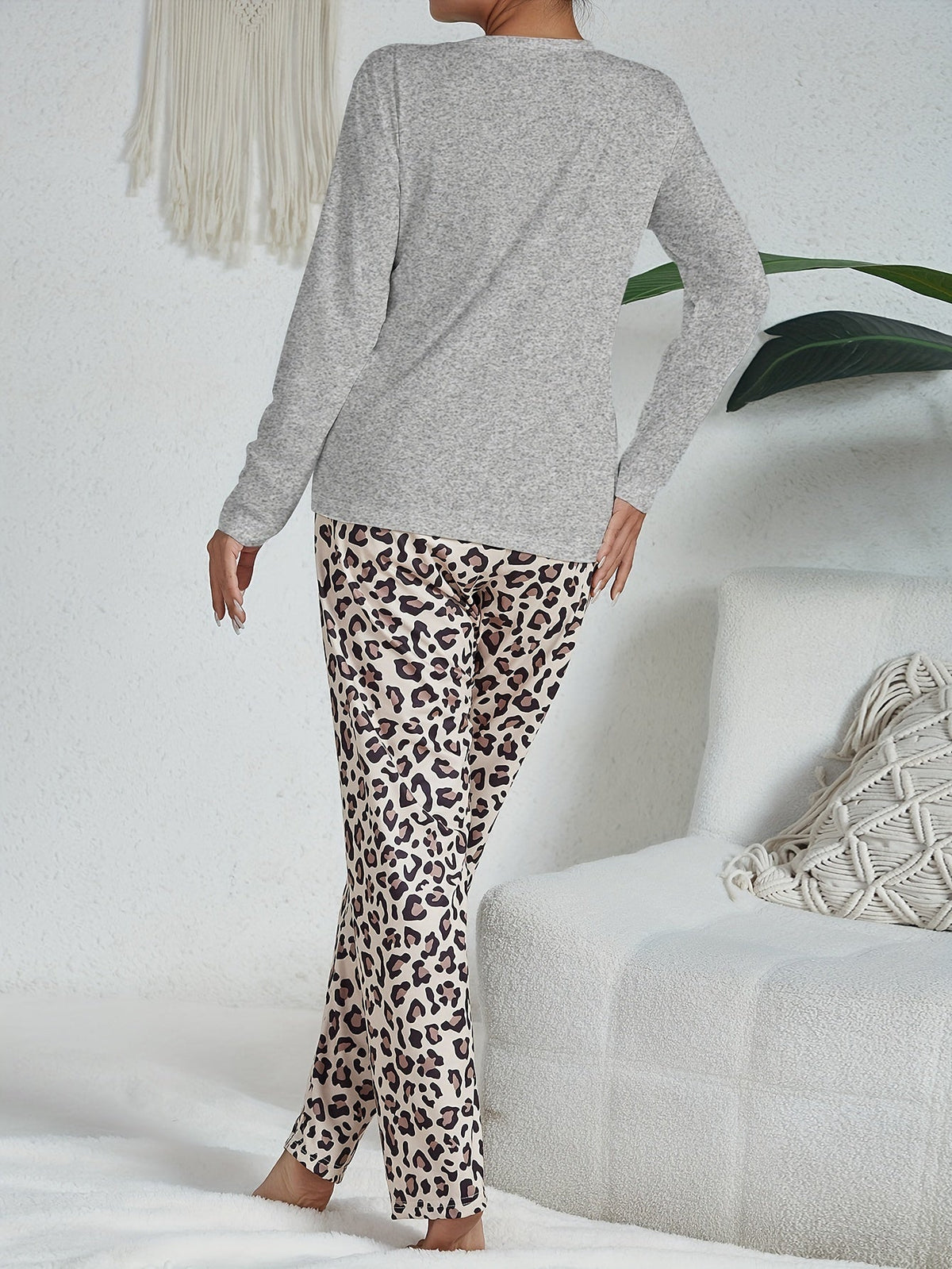 Iris - Dames Pyjama Set Comfortabel met Luipaardprint en Lange Mouwen