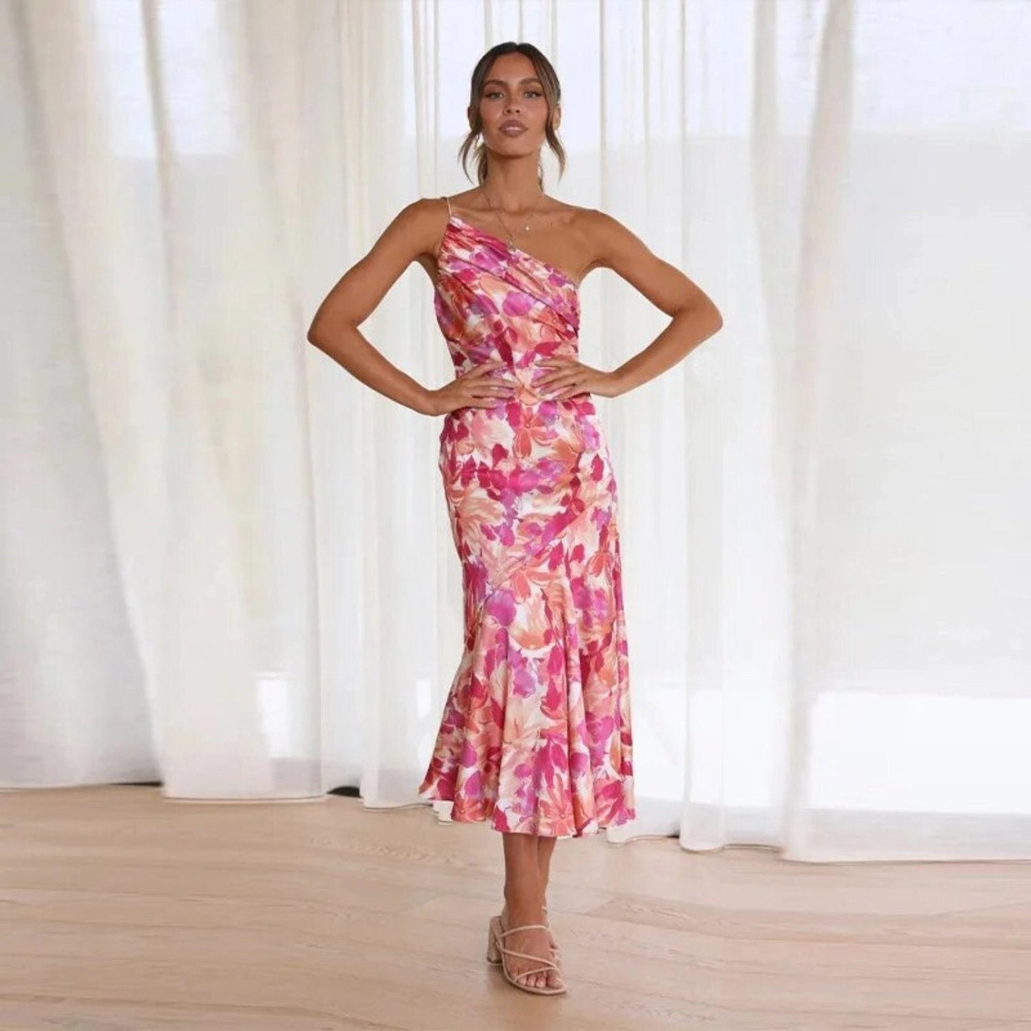 Iris - Feestelijke Bruiloft Gastenjurk Dames met One-Shoulder en Bloemenprint