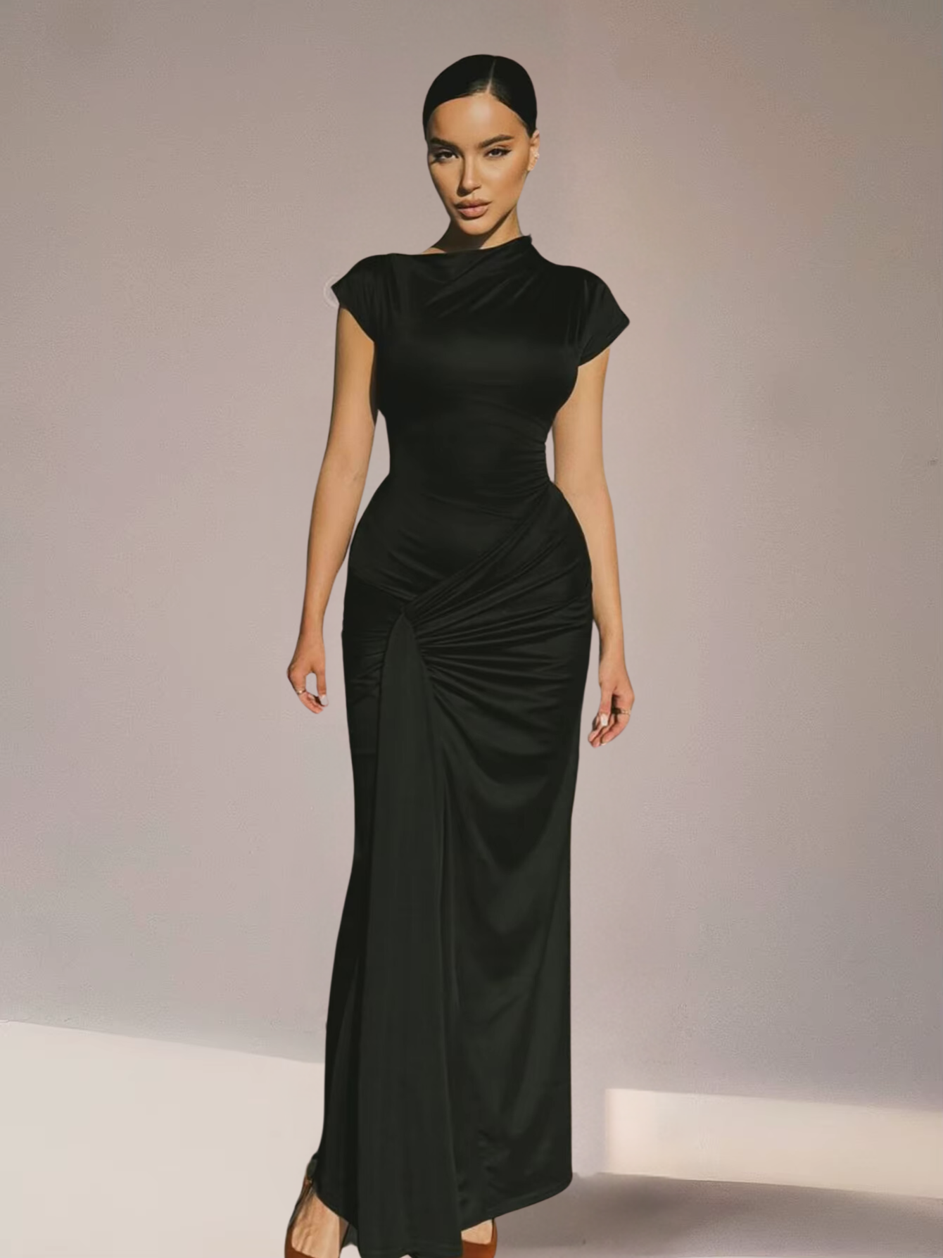 Isa - Elegante Avondjurk Dames met Staande Hals en Gedrapeerde Zijkant