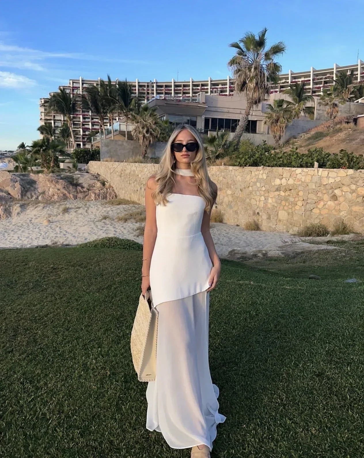 Julia - Stijlvolle Bruiloft Gast Jurk Dames met Strapless Design en Hoge Split