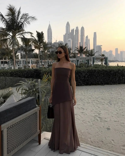 Julia - Stijlvolle Bruiloft Gast Jurk Dames met Strapless Design en Hoge Split