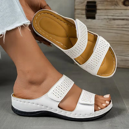 Lara - Casual Orthopedische Sandalen Dames met Dubbele Band en Geperforeerd Detail