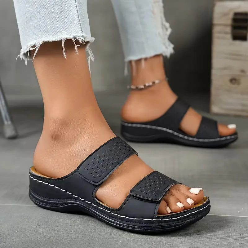 Lara - Casual Orthopedische Sandalen Dames met Dubbele Band en Geperforeerd Detail