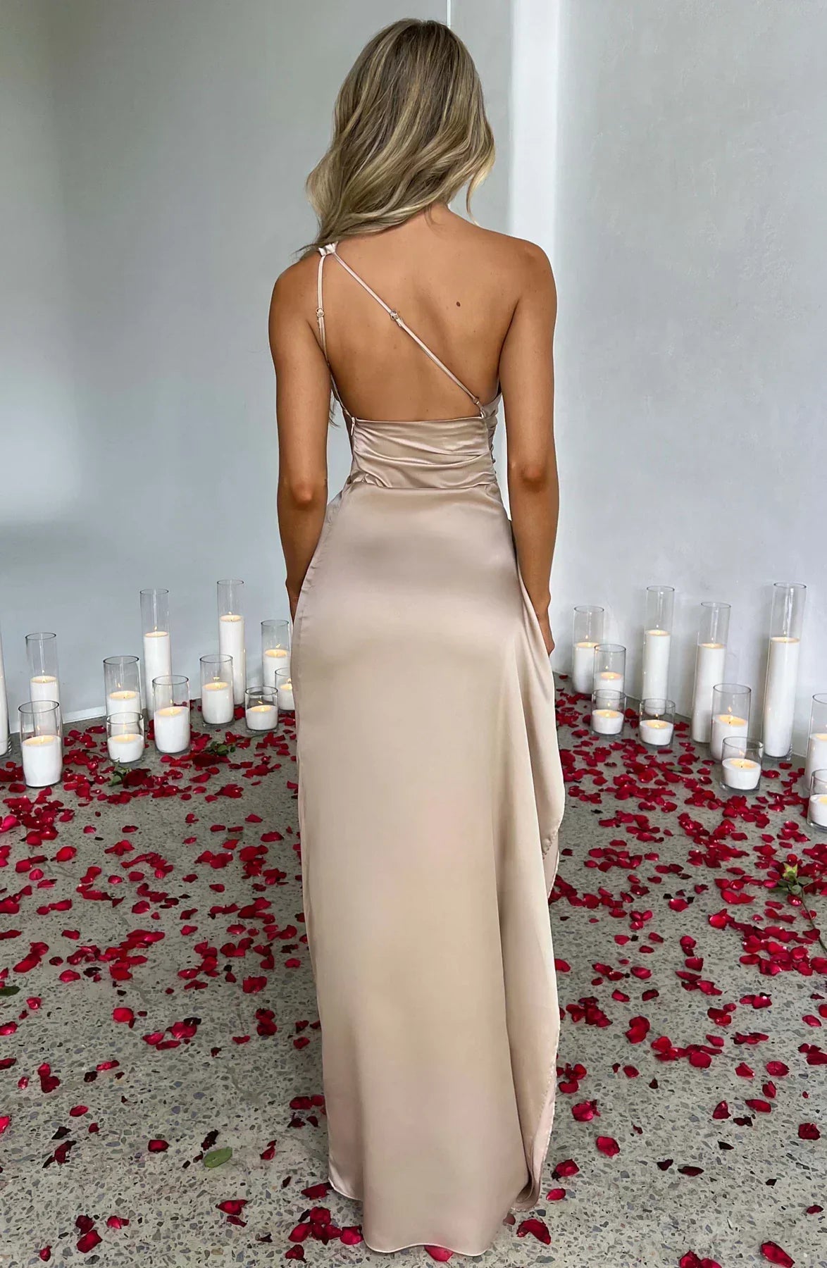 Lara - Chique Bruiloft Gastenjurk Dames met One-Shoulder Hals en Hoge Zielsplit