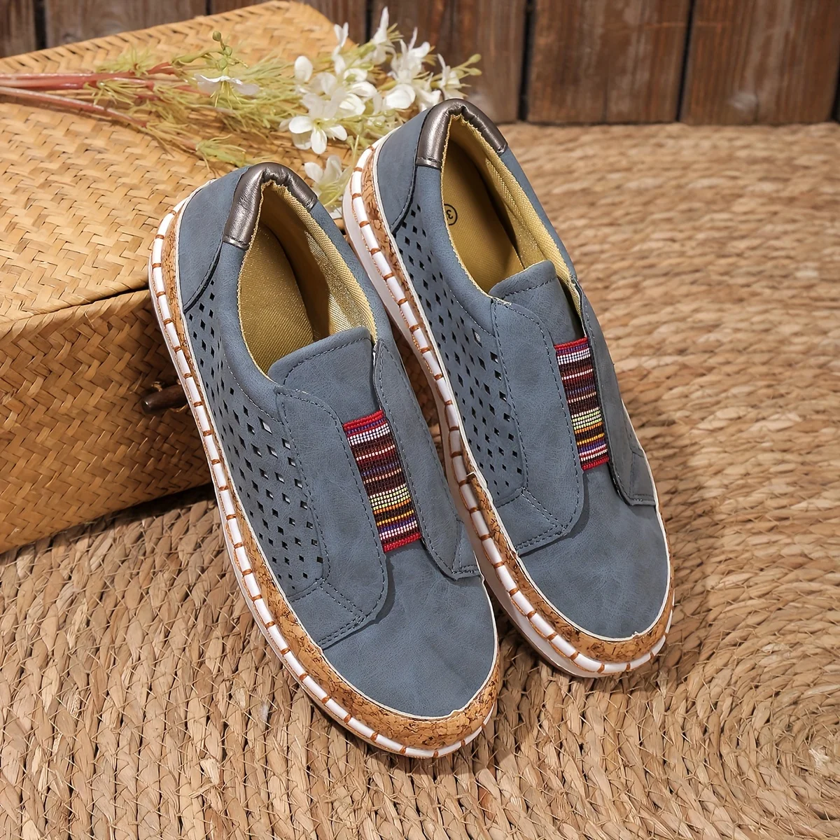 Lieke - Boho Comfort Instappers Dames met Geperforeerde Neus en Kurk Platformzool