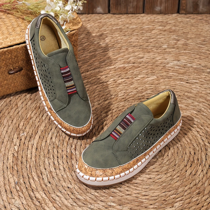Lieke - Boho Comfort Instappers Dames met Geperforeerde Neus en Kurk Platformzool