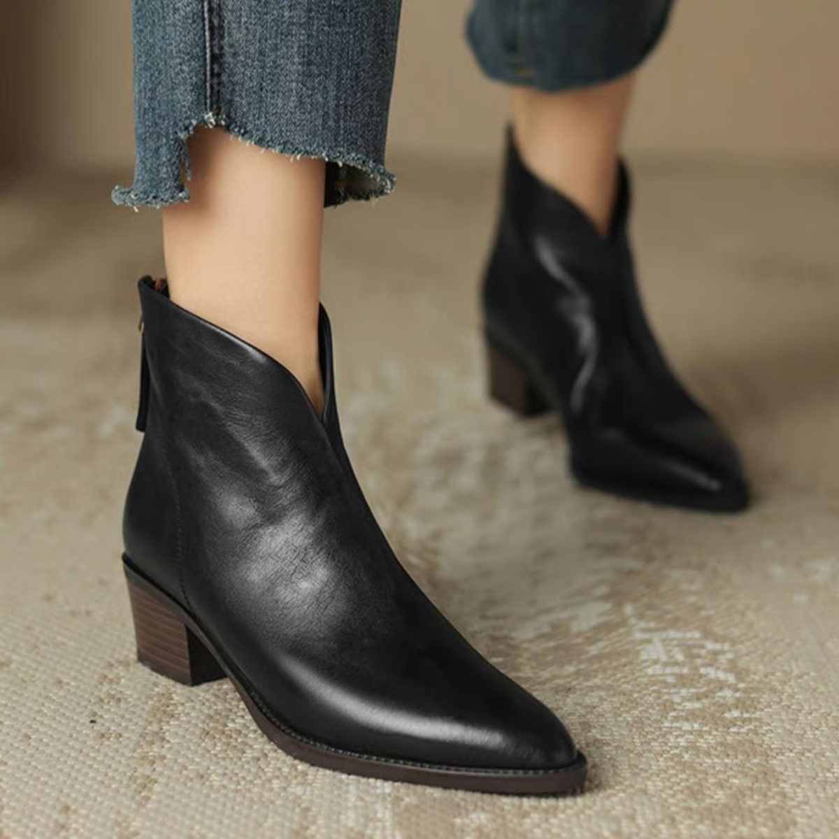 Lieke - Dames Enkellaarzen Elegant met Spitse Neus en Blokhak