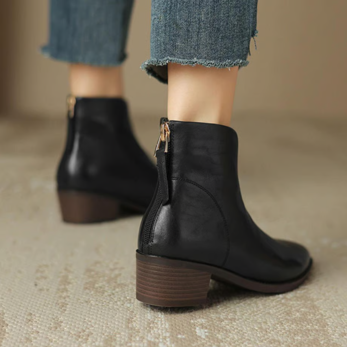 Lieke - Dames Enkellaarzen Elegant met Spitse Neus en Blokhak