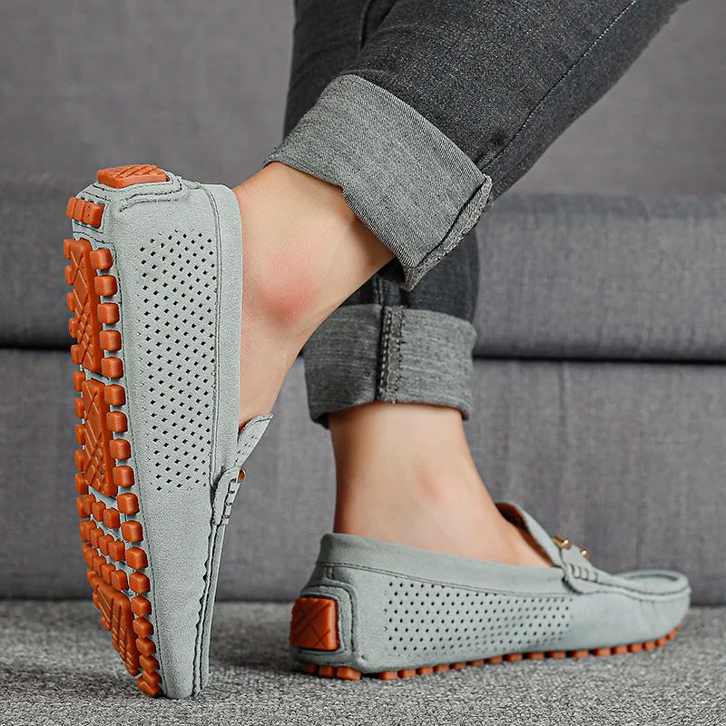 Luuk - Trendy Comfortabele Heren Loafers met Geperforeerd Bovenwerk en Metalen Gespdetail