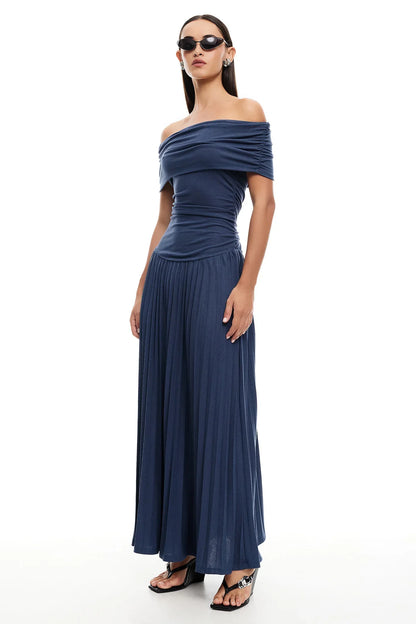 Maud - Elegante Bruiloft Gastenjurk Dames met Off-Shoulder en Geplooide Maxi Rok