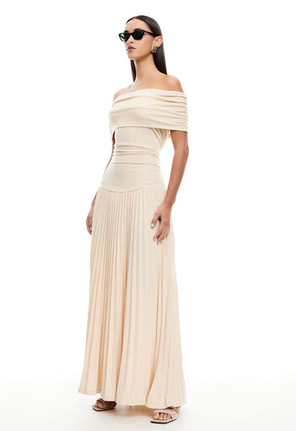 Maud - Elegante Bruiloft Gastenjurk Dames met Off-Shoulder en Geplooide Maxi Rok