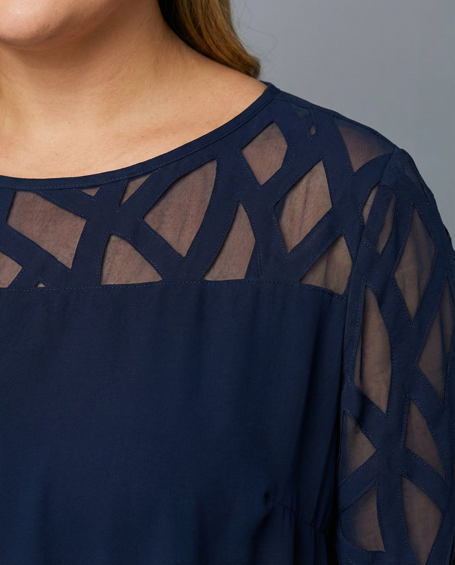Maud - Elegante Plus Size Jurk Dames met Meshdetails en Asymmetrische Zoom