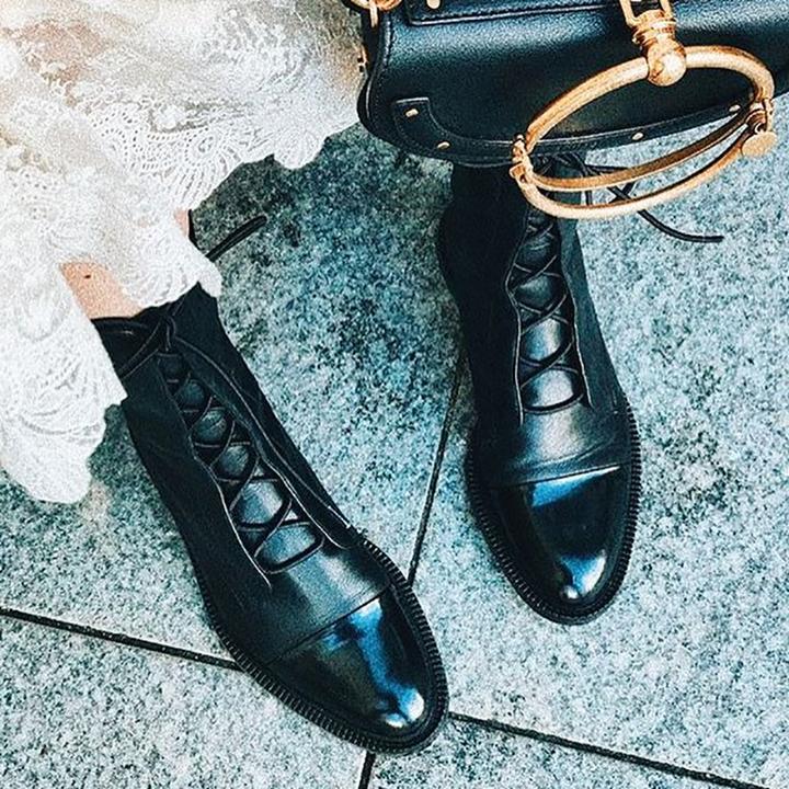 Mila - Dames Enkellaarzen Vintage Stijl met Veters en Stevige Profielzool