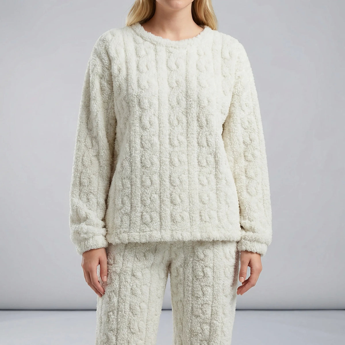 Noor - Dames Pyjama Set Fluffy met Bijpassende Broek en Kabelpatroon