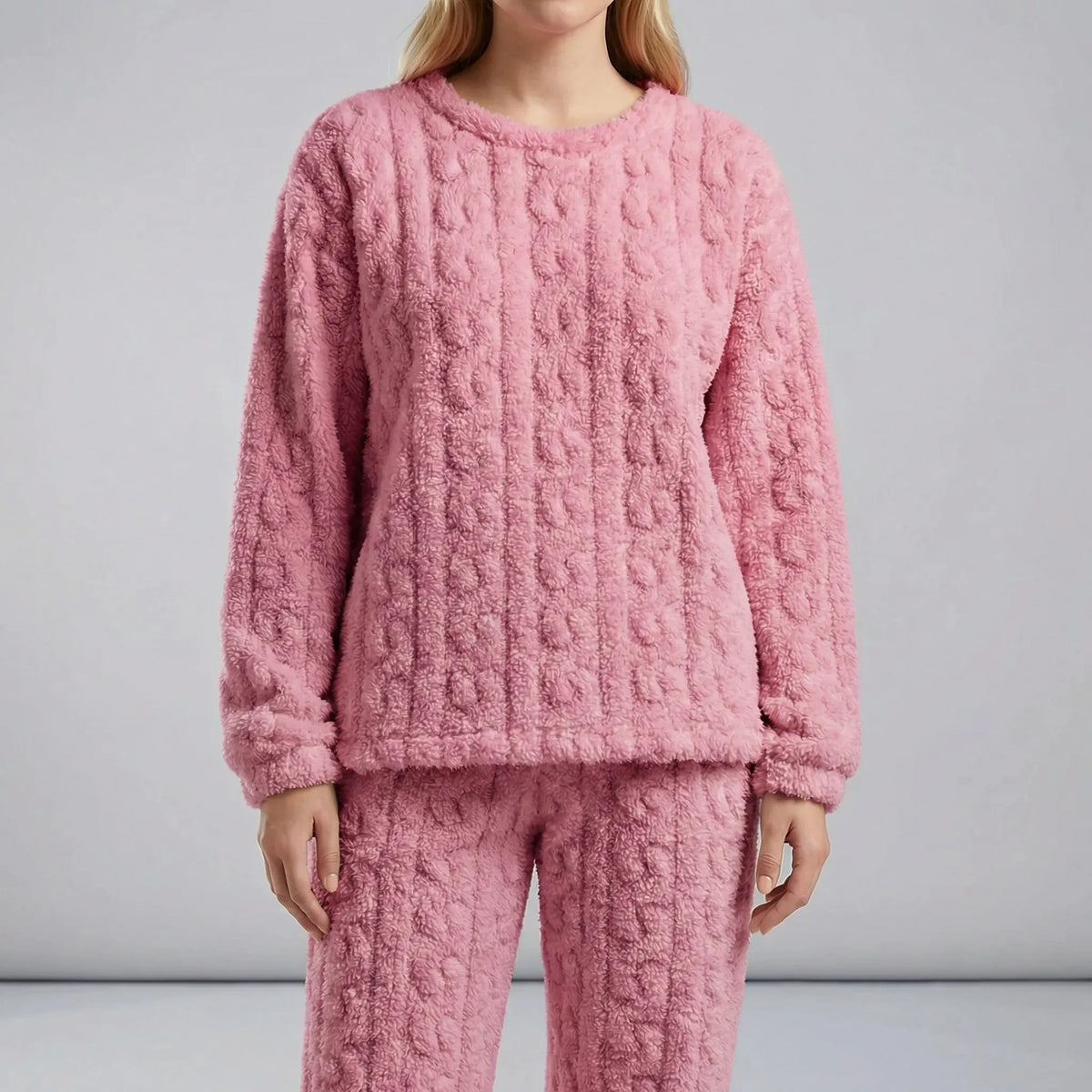 Noor - Dames Pyjama Set Fluffy met Bijpassende Broek en Kabelpatroon