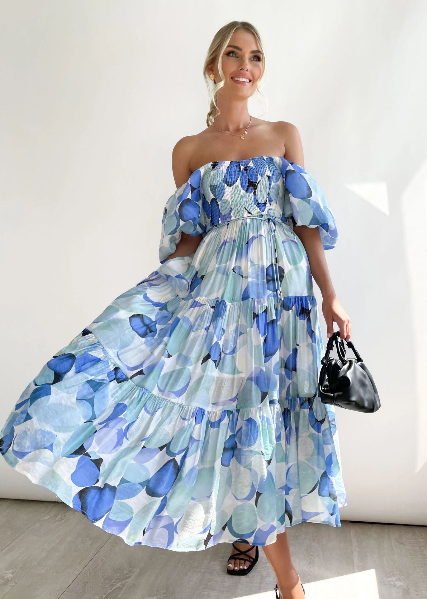 Noor - Elegante Bruiloft Gastenjurk Dames met Off-Shoulder en Gesmockte Taille