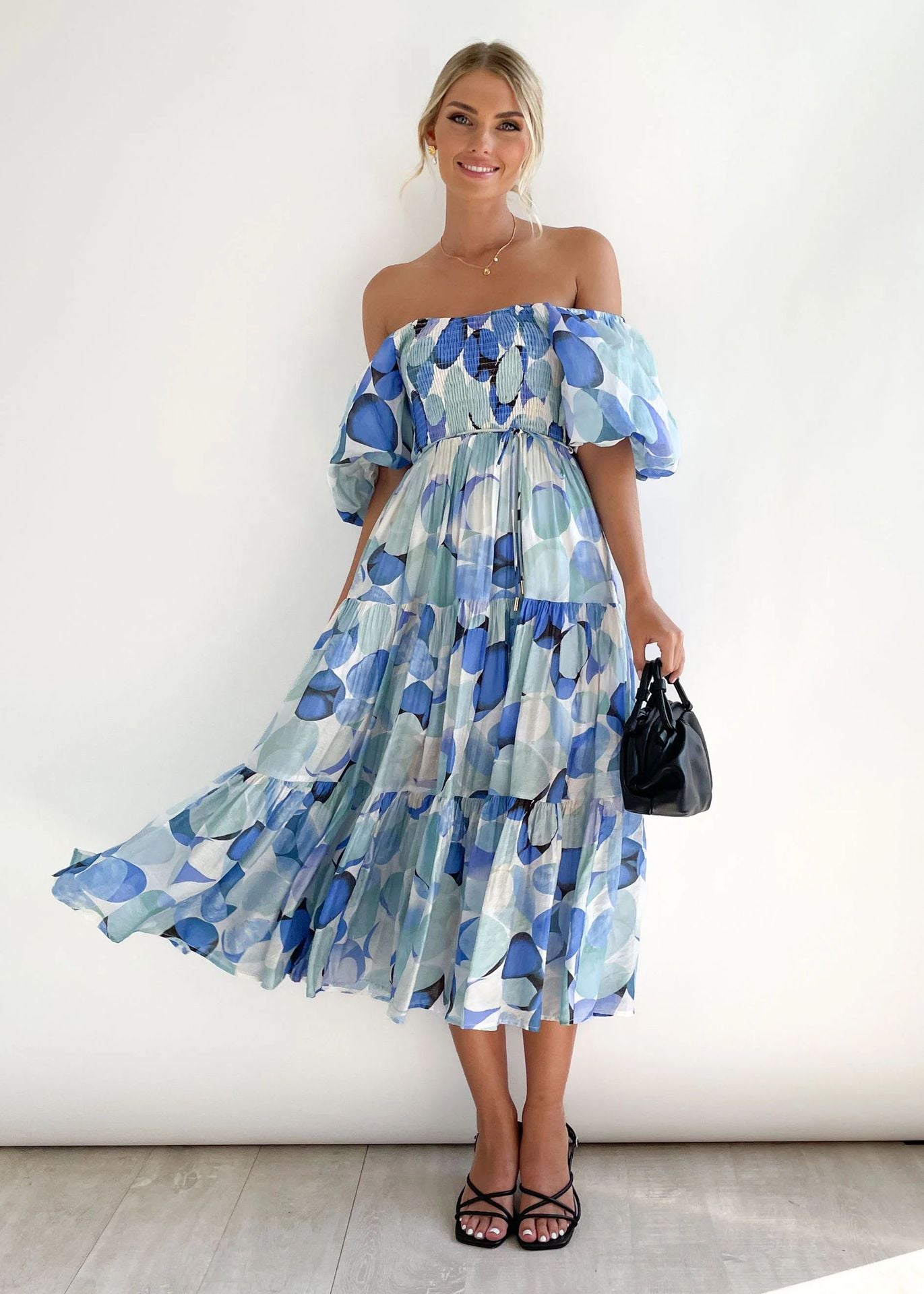 Noor - Elegante Bruiloft Gastenjurk Dames met Off-Shoulder en Gesmockte Taille