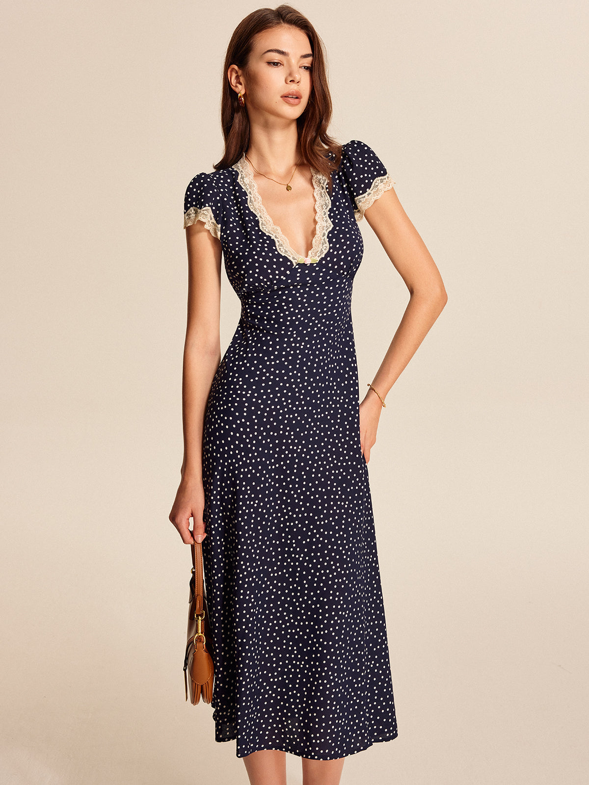 Noor - Romantische Zomerjurk Dames Midi met Stippenprint en Diepe V-hals