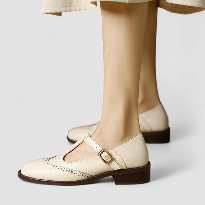 Roos - Vintage Orthopedische Sandalen Dames met T-Bandje en Broguedetail