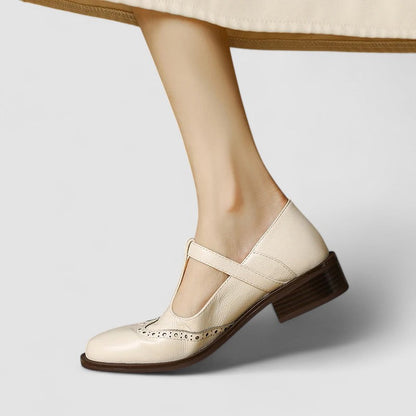 Roos - Vintage Orthopedische Sandalen Dames met T-Bandje en Broguedetail