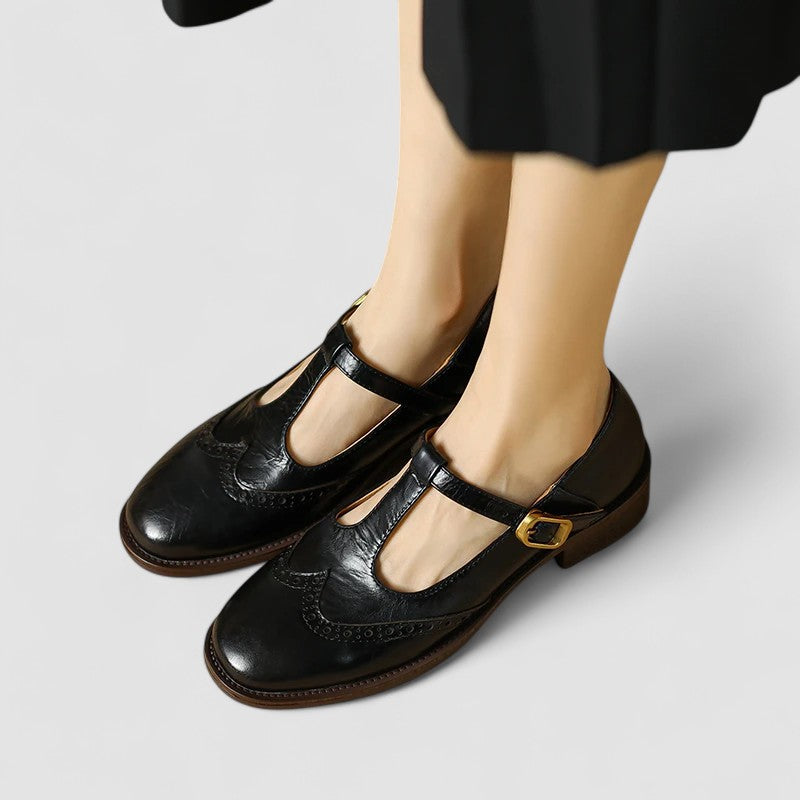 Roos - Vintage Orthopedische Sandalen Dames met T-Bandje en Broguedetail