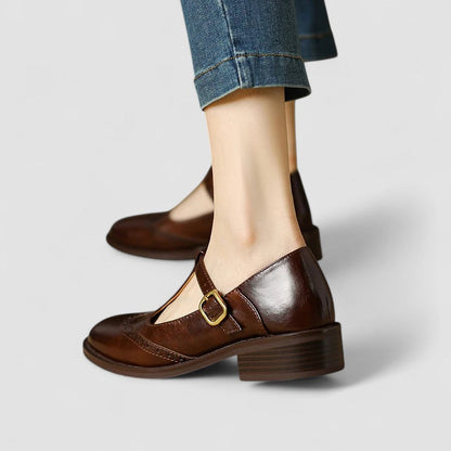 Roos - Vintage Orthopedische Sandalen Dames met T-Bandje en Broguedetail