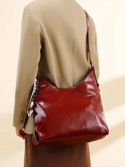 Tas Dames - Glanzende Schoudertas met Parel Sleutelhanger | Chique