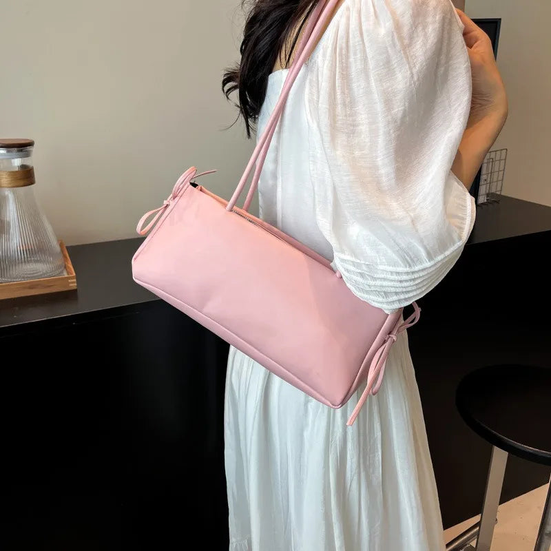 Schoudertas Dames - Langwerpige Tas met Parel Strik Detail | Chique