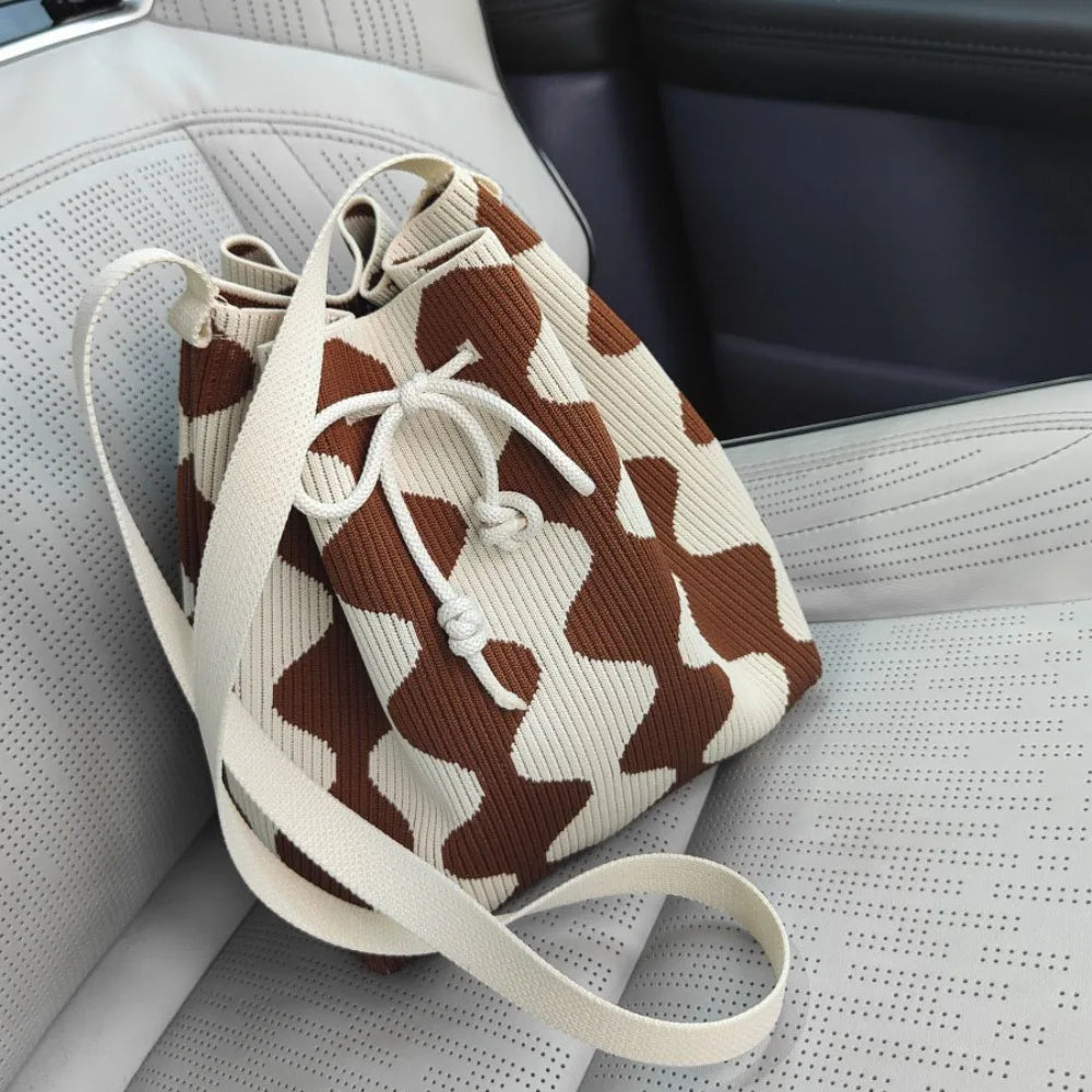 Tas Dames - Gevlochten Bucket Bag met Stippenprint | Zomer